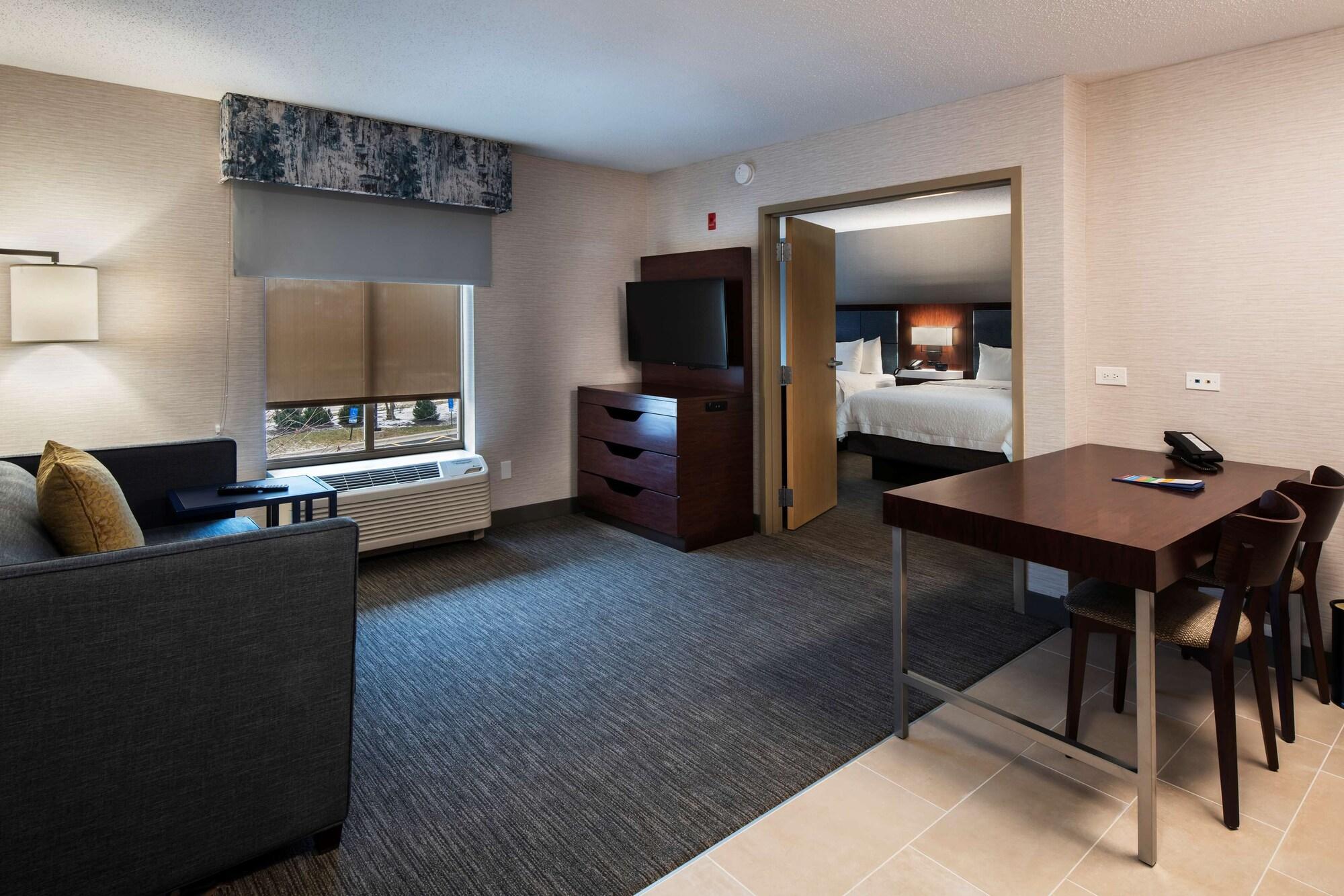 Hampton Inn & Suites Lincolnshire Ngoại thất bức ảnh