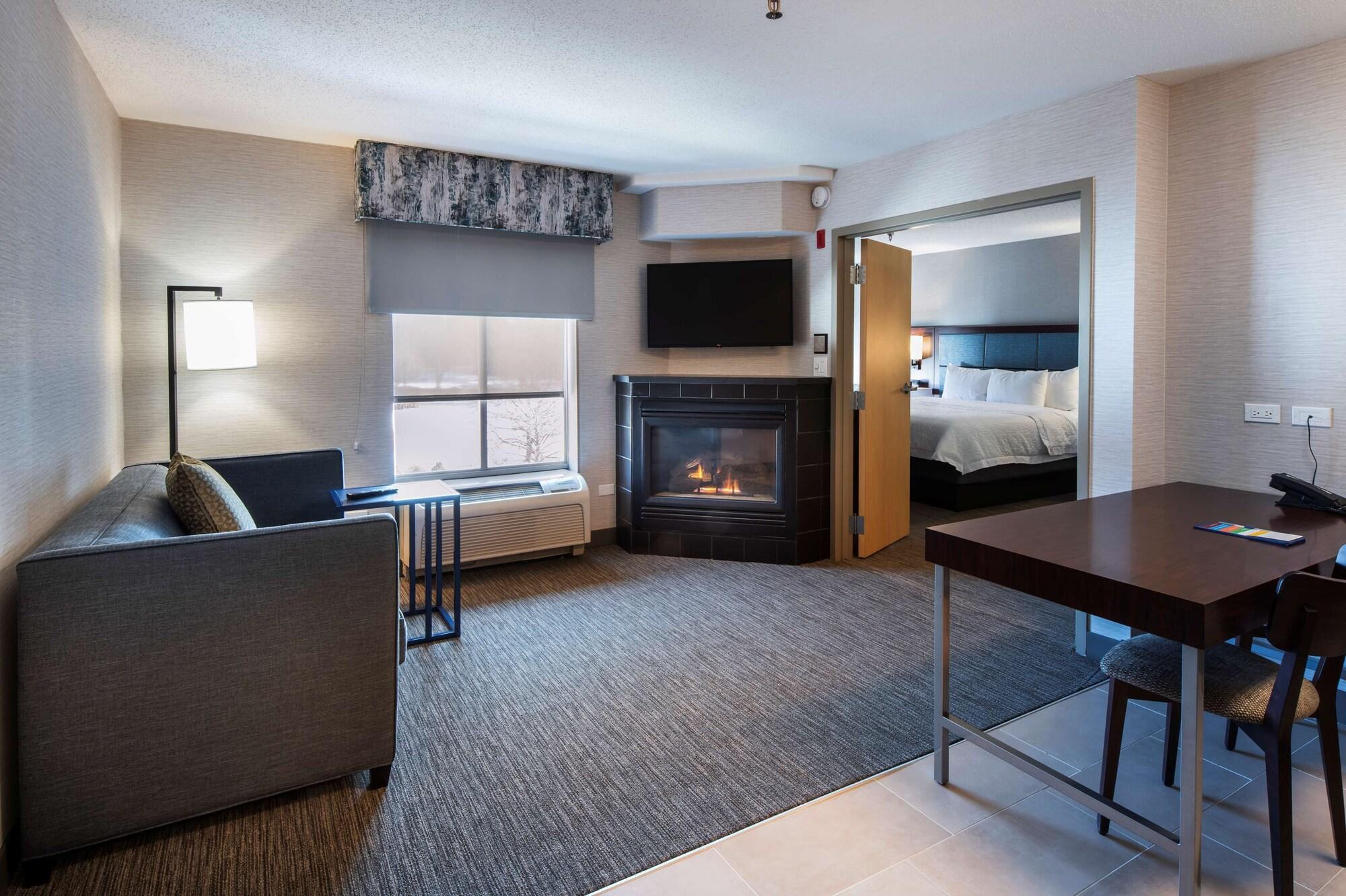 Hampton Inn & Suites Lincolnshire Ngoại thất bức ảnh