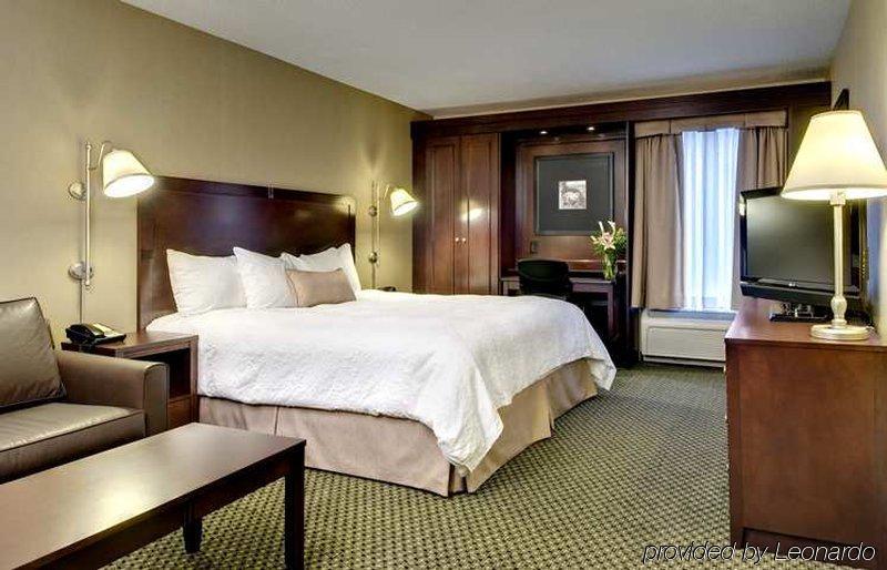 Hampton Inn & Suites Lincolnshire Phòng bức ảnh