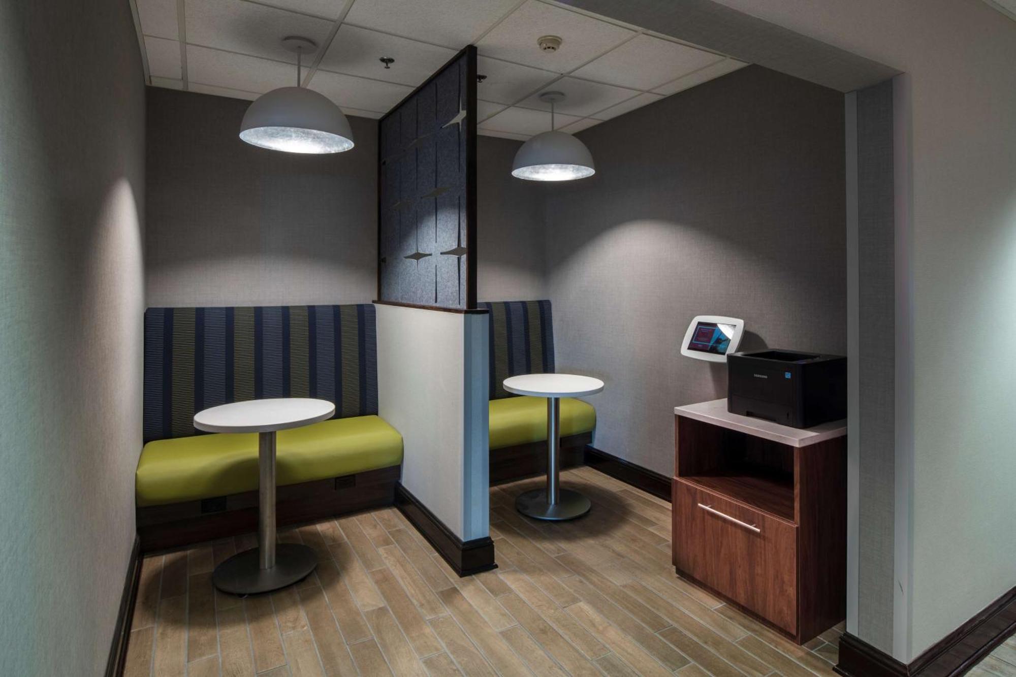 Hampton Inn & Suites Lincolnshire Ngoại thất bức ảnh
